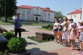 Мерапрыемства, прымеркаванае да 22 чэрвеня, для дзяцей, якія наведваюць аздараўленчы лагер цэнтра дзяцей і моладзі, правялі супрацоўнікі Сенненскага гісторыка-краязнаўчага музея<br />