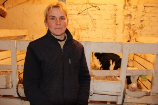 <p>На малочнатаварнай ферме «Белая Ліпа» працуе 17 чалавек. Пад іх наглядам знаходзіцца 650 галоў жывёлы, у тым ліку 330 кароў</p>