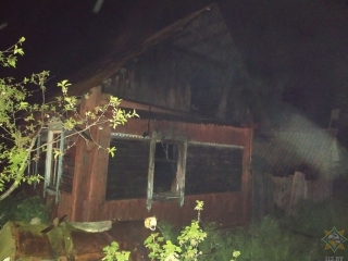 На пажары ў Сенненскім раёне ў ноч на панядзелак загінуў гаспадар гарэўшага дома<br />