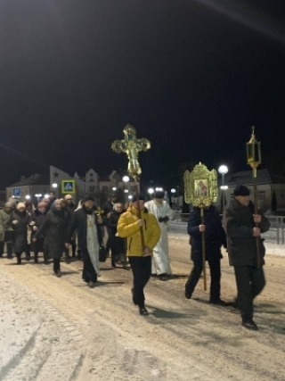 Напярэдадні Вадохрышча ў храме Свяціцеля Мікалая Цудатворца прайшла служба «Вадохрышчанская куцця»<br />