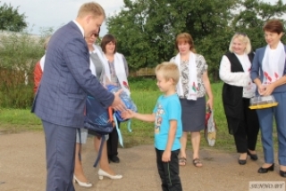 Традыцыйную дабрачынную акцыю «Партфель» напярэдадні 1 верасня правялі ў Сенненскім раённым выканаўчым камітэце<br />