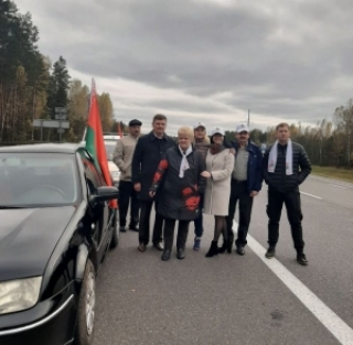 Да рэспубліканскага аўтапрабегу «За адзіную Беларусь!» у мінулую суботу далучыліся і сенненцы<br />