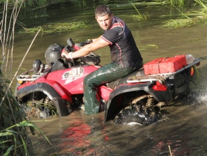Как крутые джипы и квадроциклы месили грязь на Сенненщине