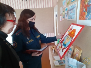 <p>Подведены итоги районных этапов смотра-конкурса детского творчества «Спасатели глазами детей» в Миорах, Сенно и Чашниках</p>