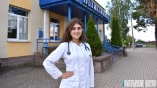 Кацярына Ломава хацела стаць педыятрам, пасля заканчэння ўніверсітэта вярнулася на малую радзіму ў Багушэўск<br />