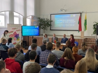 Сёння адбылася традыцыйная цёплая сустрэча маладых спецыялістаў, якія прыбылі на працу ў 2024 годзе з удзелам старшыні райвыканкама Алегам Макарэвічам, дэпутата Палаты прадстаўнікоў Нацыянальнага сходу Рэспублікі Беларусь Уладзімірам Бабічавым, старшыні В