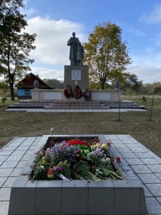 На воінскім пахаванні ў вёсцы Старая Беліца прайшло перапахаванне астанкаў аднаго з лётчыкаў экіпажа Савецкай Арміі, які загінуў у гады Вялікай Айчыннай вайны<br />