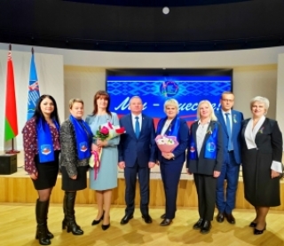 Кіраўнік спраў - начальнік упраўлення справамі райвыканкама, старшыня Сенненскай раённай арганізацыі Беларускага прафесійнага саюза работнікаў дзяржаўных і іншых устаноў Алег Цяцюеў прыняў удзел у XXIII справаздачна-выбарнай канферэнцыі Віцебскай абласной