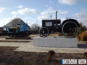 Богушевский трактор-легенду ХТЗ 15/30 переместили в центр горпосёлка