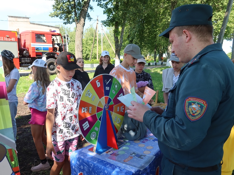День безопасности и приключений с МЧС