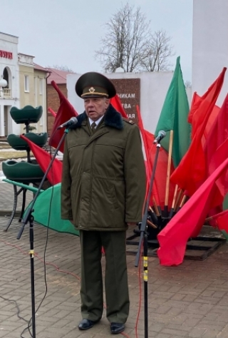 Мітынг, прысвечаны Дню абаронцаў Айчыны і Узброеных Сіл Рэспублікі Беларусь ля Алеі Герояў<br />