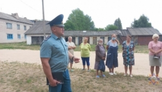 Абмеркавалі пытанні бяспекі на сельскім сходзе<br />
