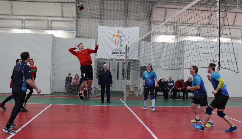 <div>Удзел у ім прымаюць шэсць каманд. Гульні праходзяць у фізкультурна-спартыўным комплексе райцэнтра.
</div>
<div><br />
</div>